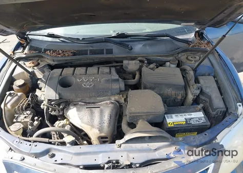 2010 Toyota Camry Le z USA, uszkodzony, nr VIN 4T1BF3EK8AU514560